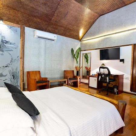 Wild Orchid Hotel Kala Pathar Beach Екстериор снимка