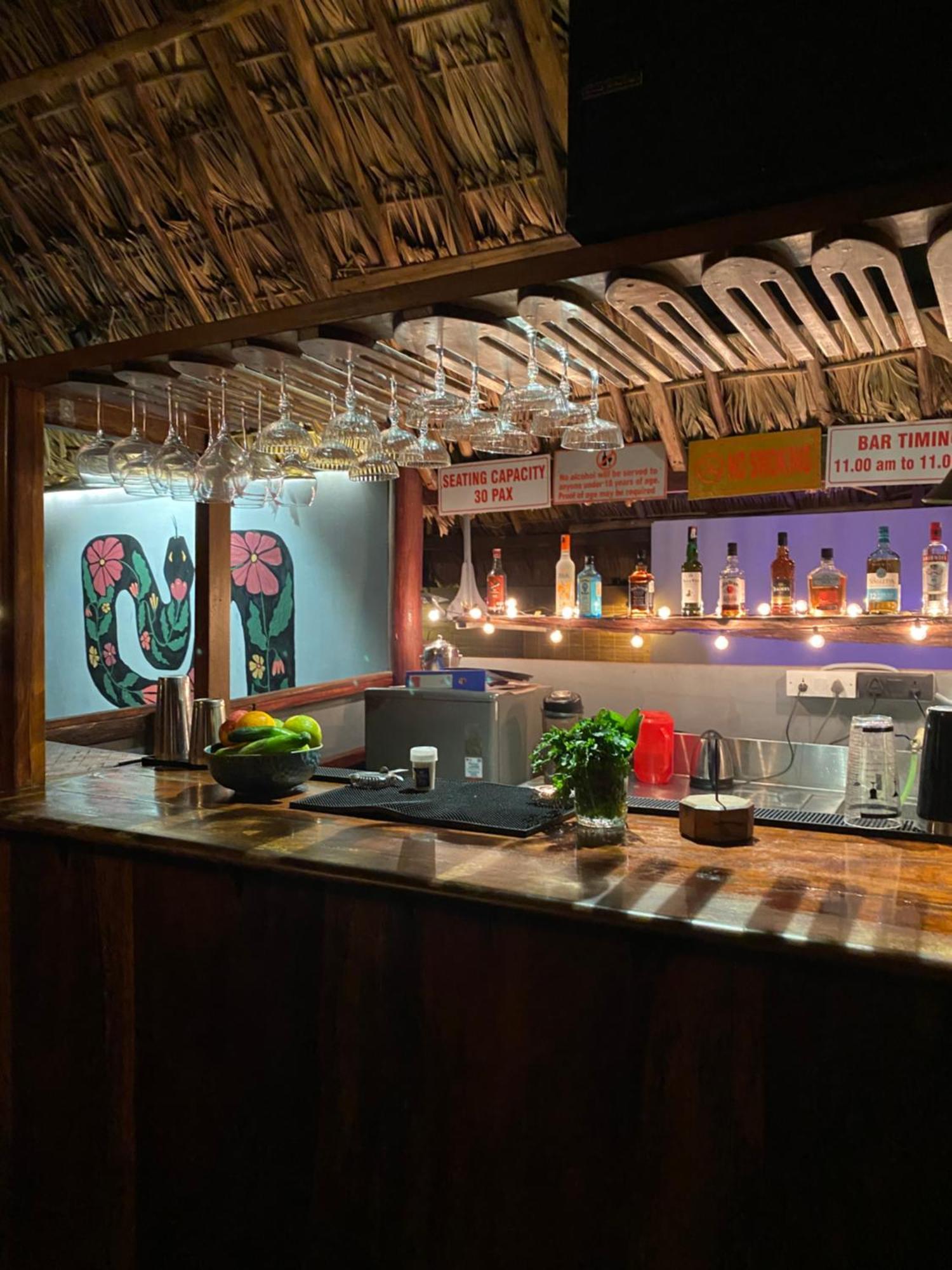Wild Orchid Hotel Kala Pathar Beach Екстериор снимка